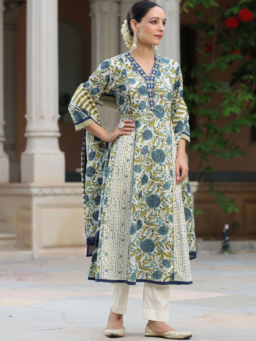 Dhiyona RR Women's Floral Printed Thread Work Pure Cotton Kurta with Trousers & With Dupatta