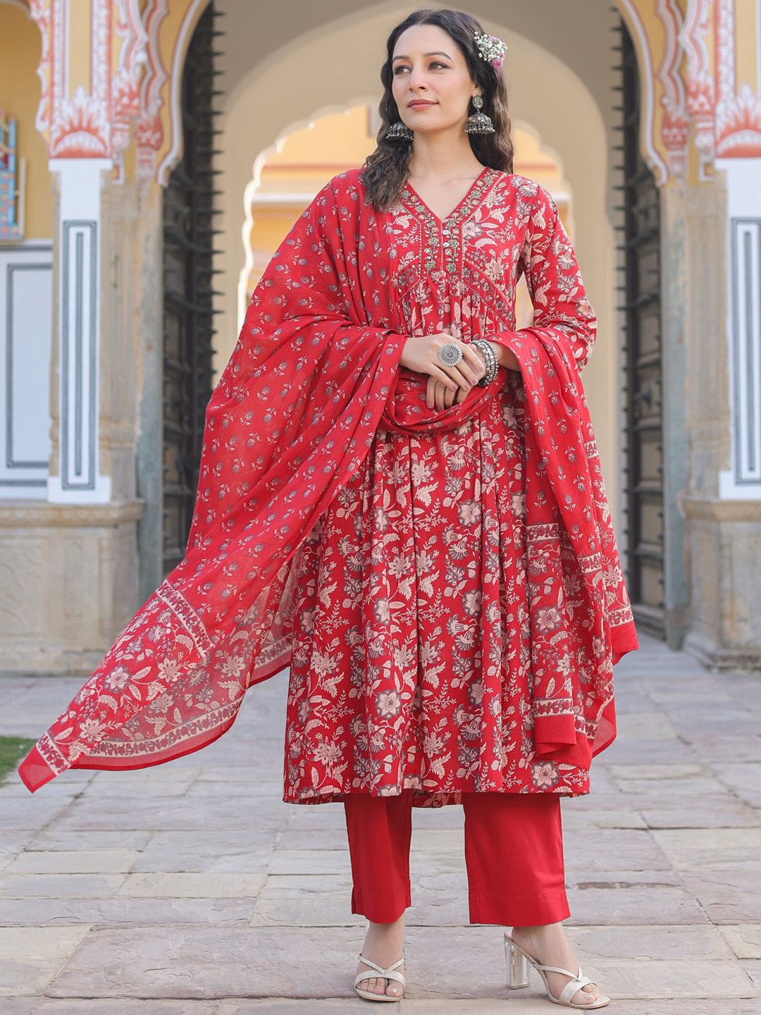 Dhiyona RR Women's Floral Printed Empire Sequinned Pure Cotton Kurta With Trousers & Dupatta
