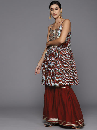 Women Dyed Regular Thread Work Kurta with Sharara & With Dupatta