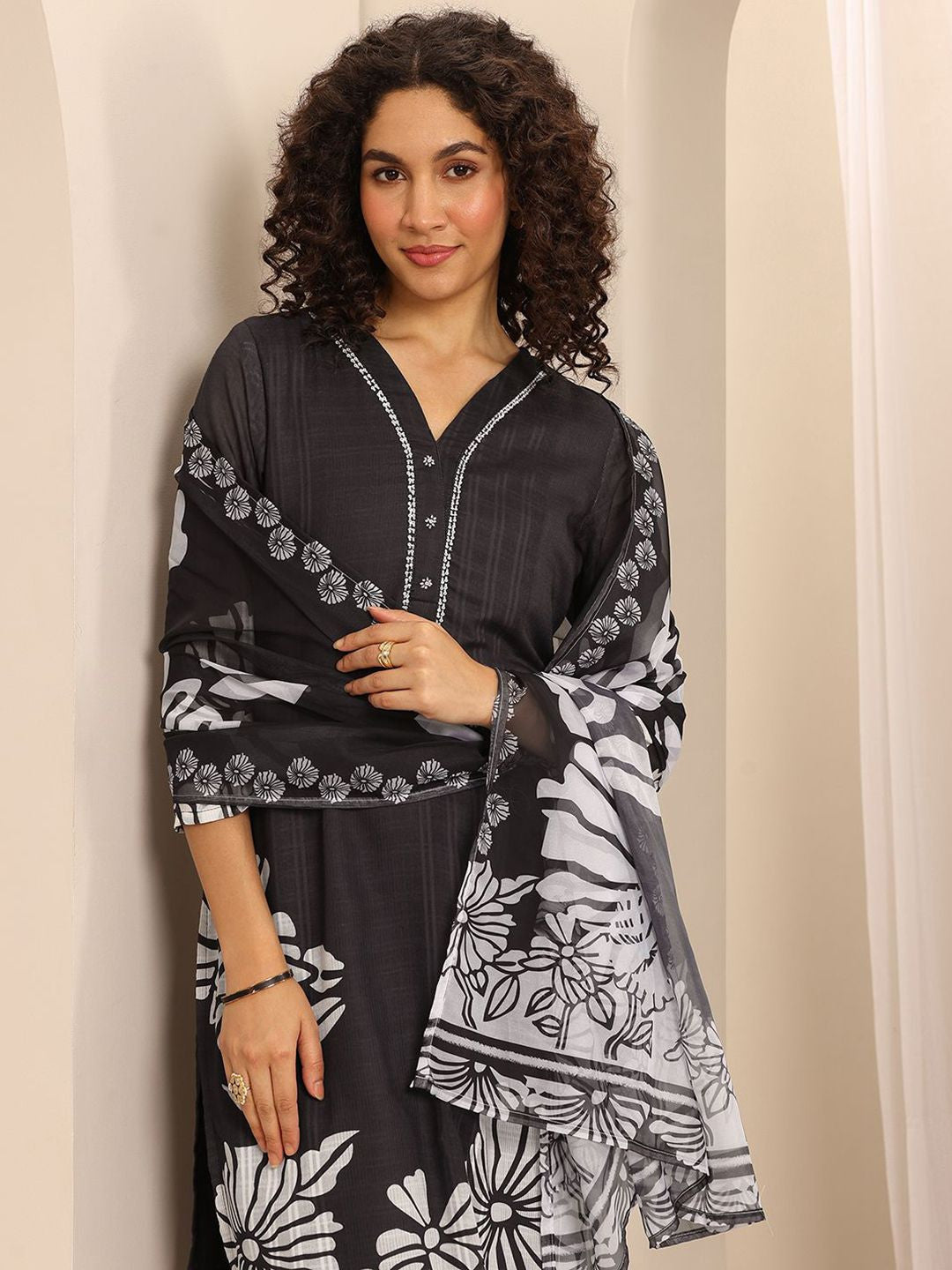 Floral Printed V-Neck Thread Work Straight Kurta With Trousers & Dupatta