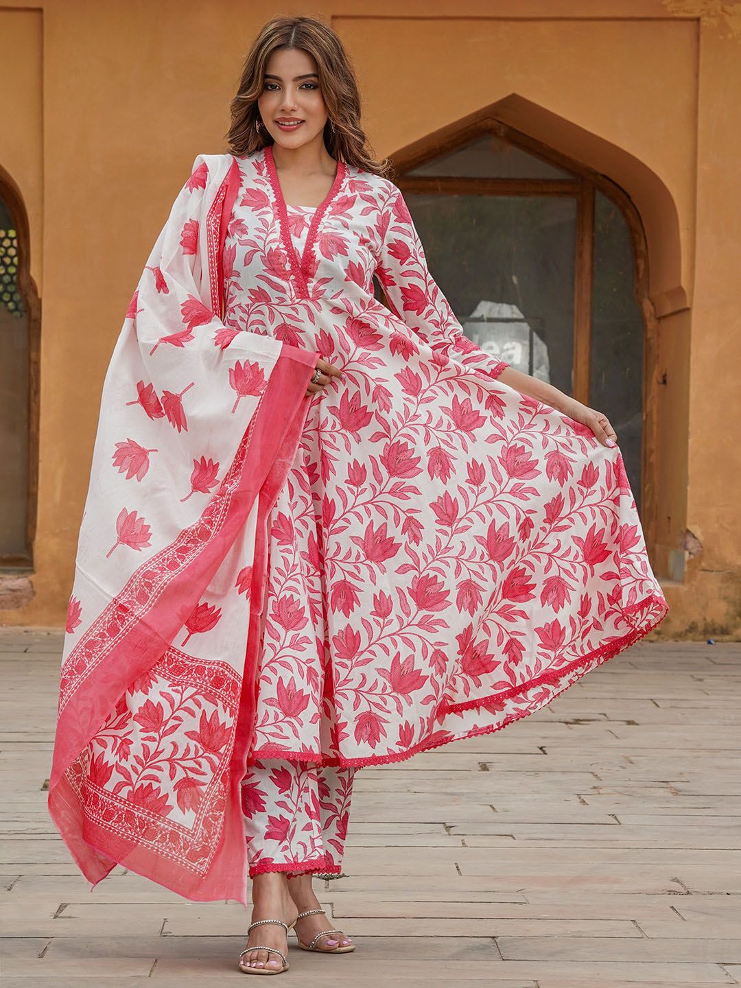 Dhiyona KL Floral Printed V-Neck Regular Kurta With Trousers & Dupatta