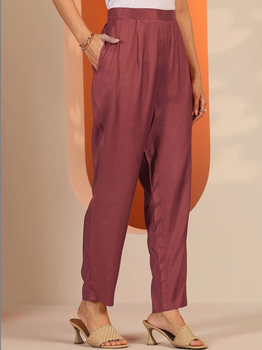 Women Floral Printed Regular Kurta with Trousers & With Dupatta