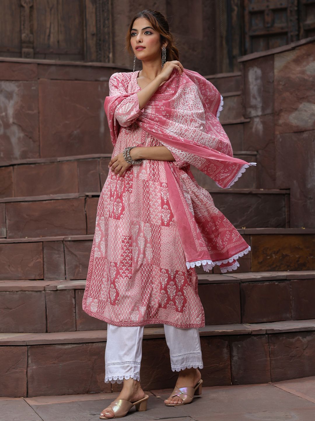 Dhiyona RR Women's Peach-Coloured Ethnic Motifs Printed Sequinned Pure Cotton Kurta with Trousers & With