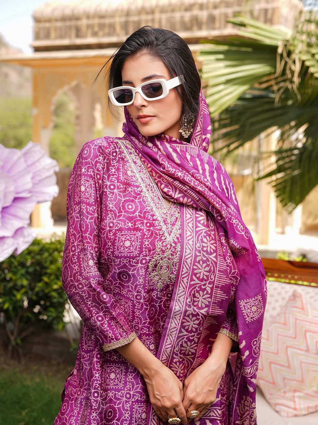 Dhiyona KL Women Ethnic Motifs Embroidered Regular Kurta with Trousers & Dupatta