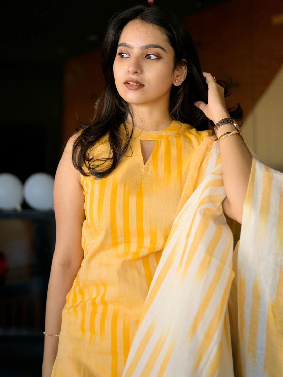Dhiyona KL Geometric Printed Keyhole Neck Straight Kurta With Trousers & Dupatta