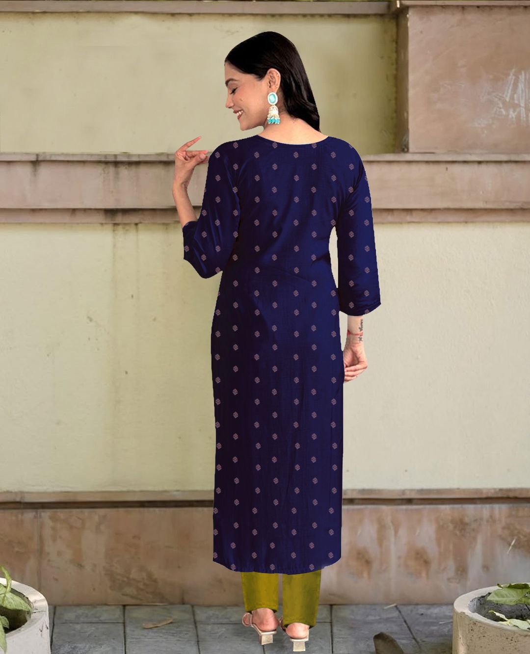 Dhiyona KL Women Ethnic Motifs Regular Kurta with Trousers & With Dupatta