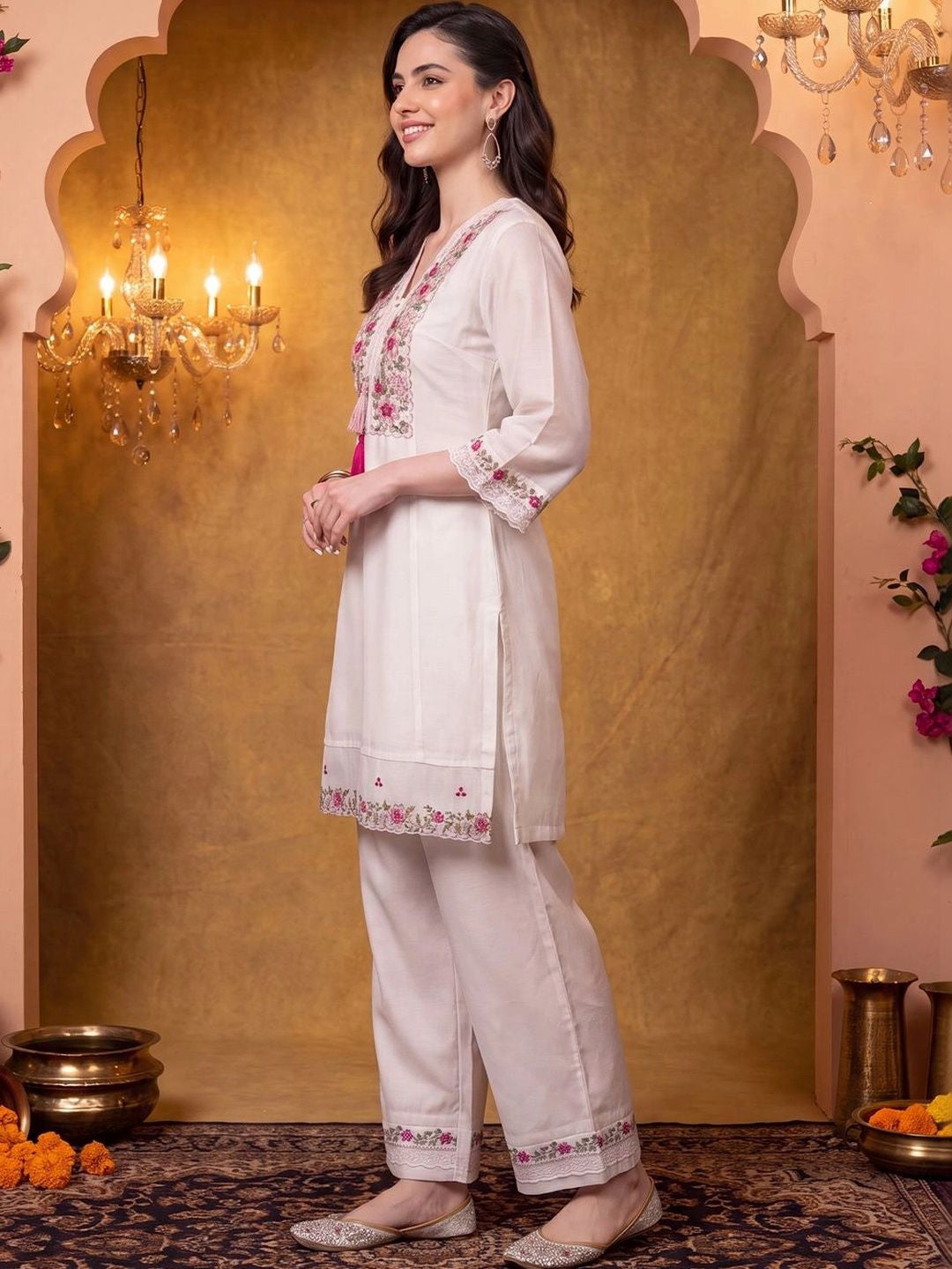 Women Floral Embroidered Regular Thread Work Kurta with Trousers