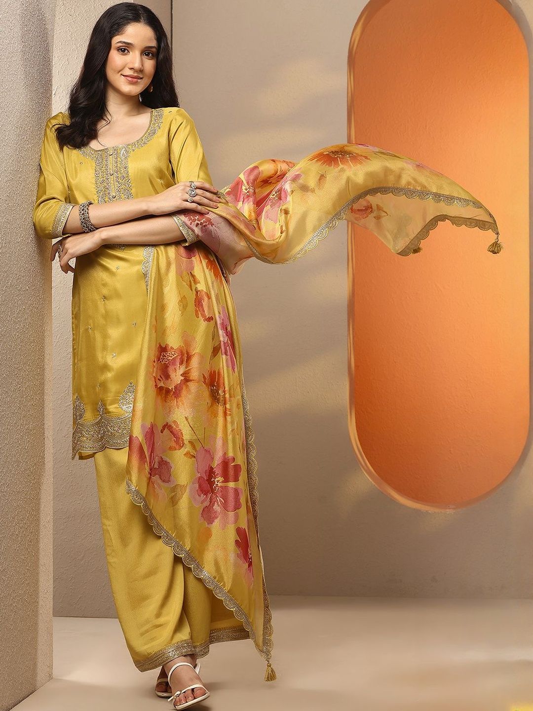 Dhiyona LL Floral Embroidered Thread Work Kurta with Palazzos & With Dupatta