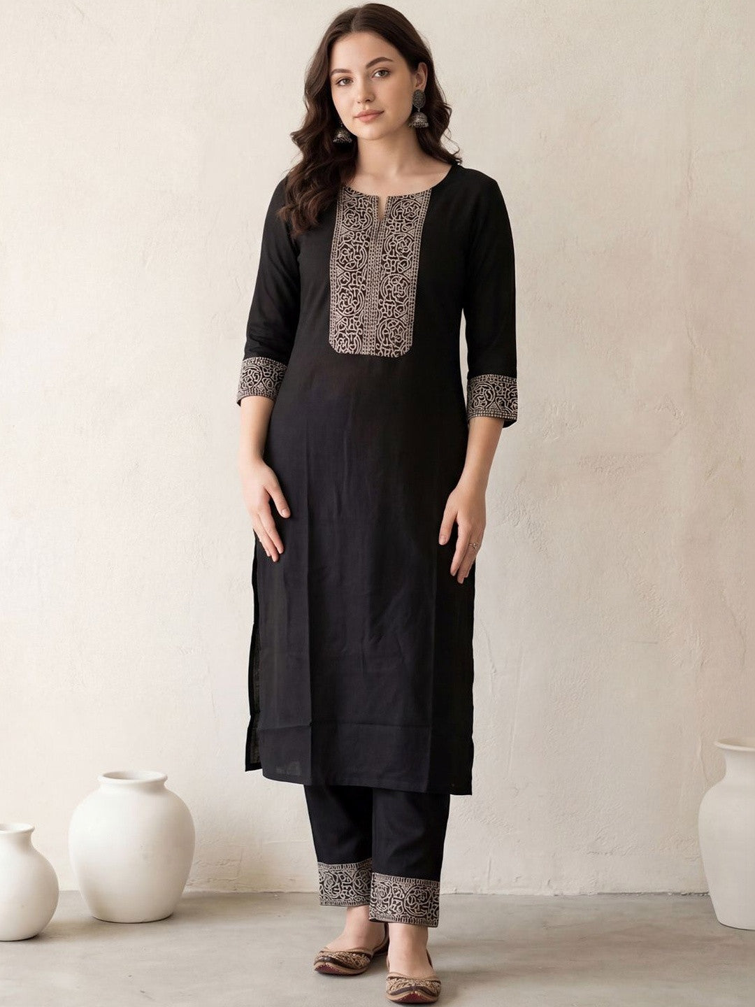 Women Ethnic Motifs Embroidered Regular Thread Work Kurta with Trousers