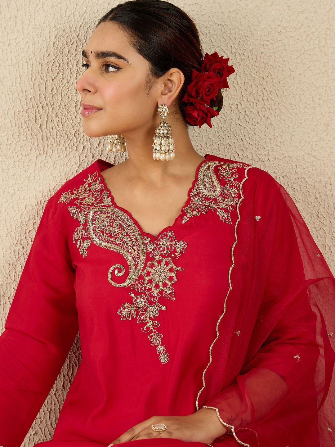 Women Ethnic Motifs Self Design Kurta with Trousers & Dupatta