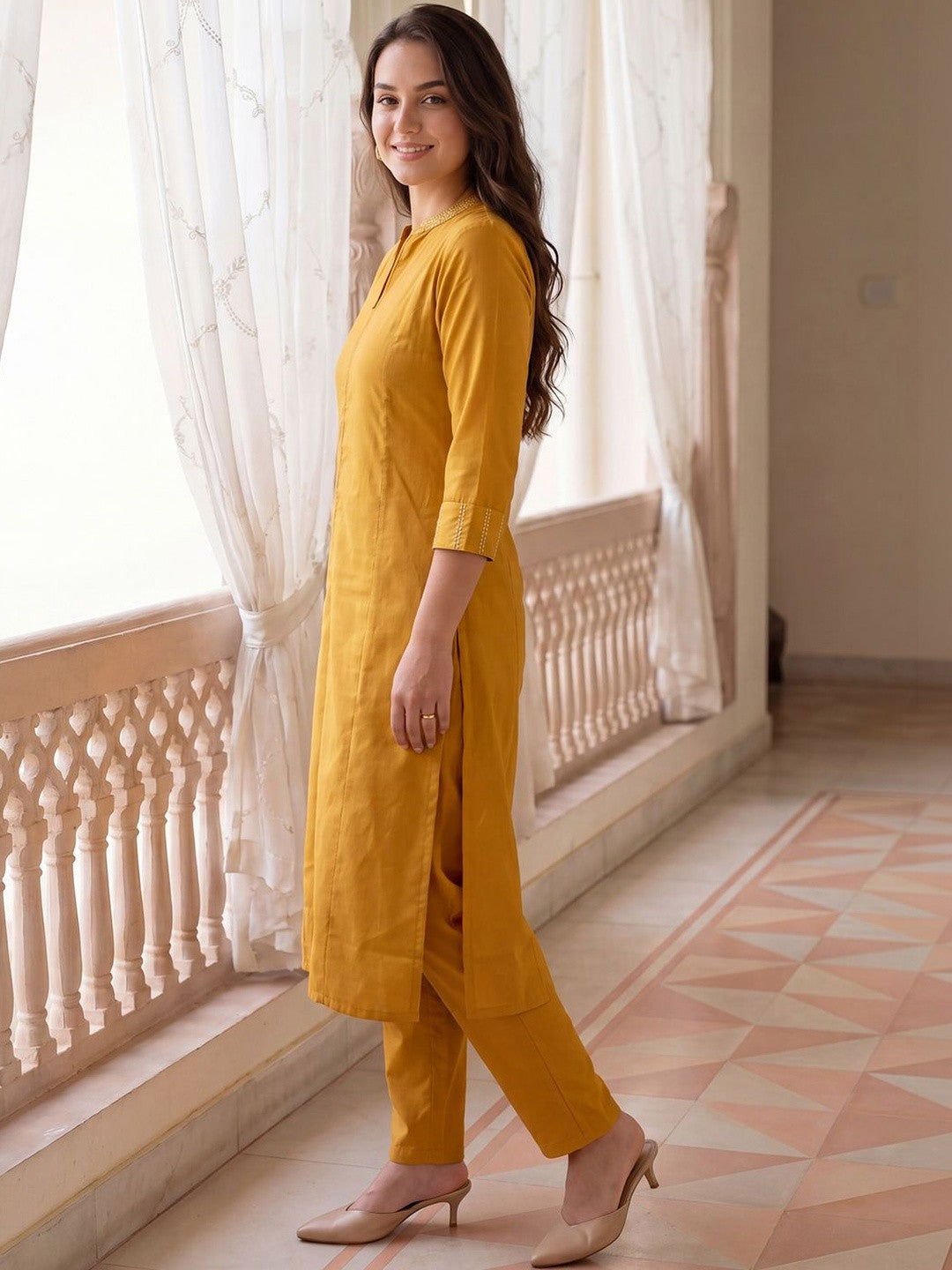 Women Regular Thread Work Kurta with Trousers