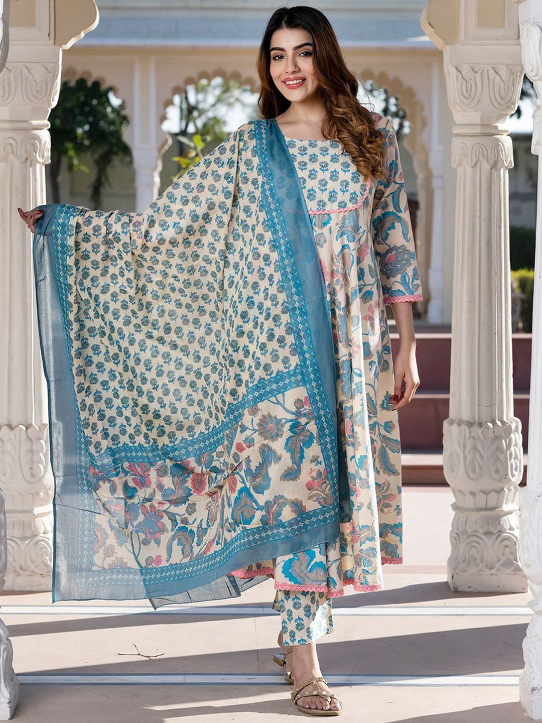Dhiyona KL Women Floral Printed Regular Pure Cotton Kurta with Trousers & With Dupatta