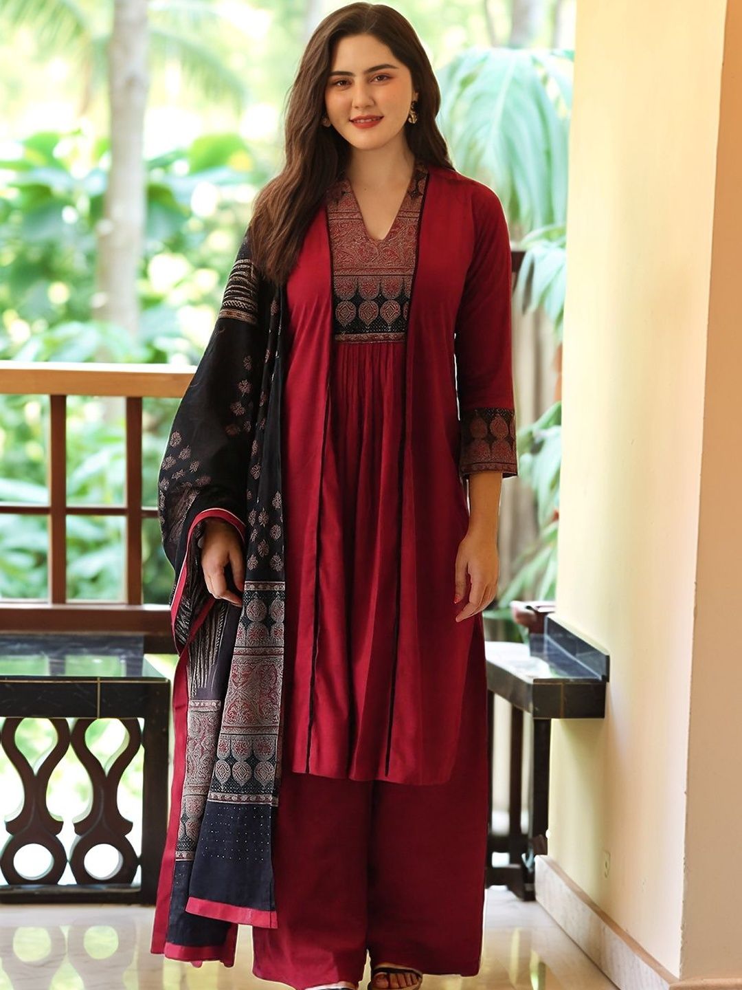 Dhiyona KL Women Ethnic Motifs Regular Thread Work Kurta with Palazzos & Dupatta