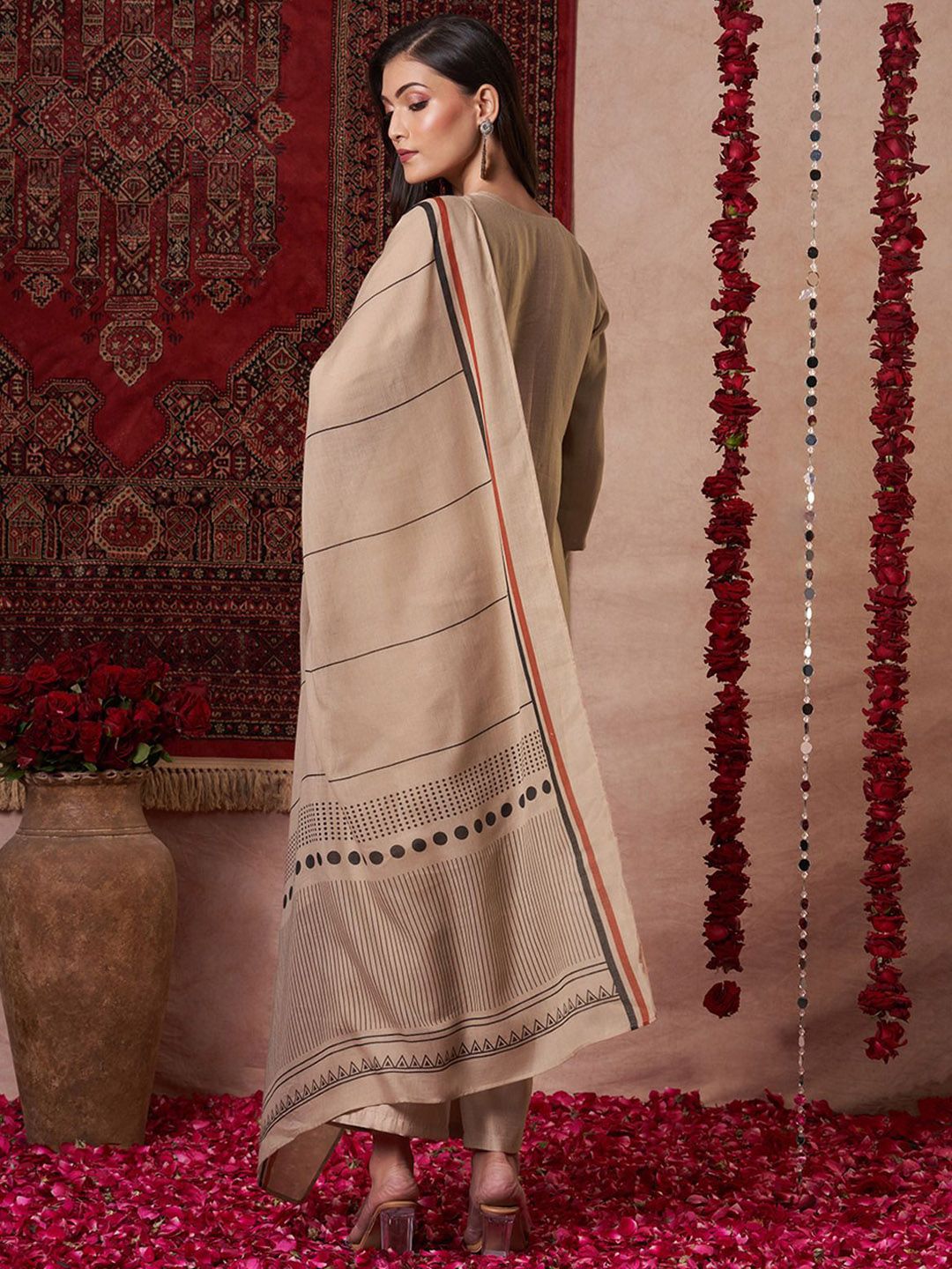 Dhiyona KL Notch Neck Straight Kurta With Palazzos And Dupatta