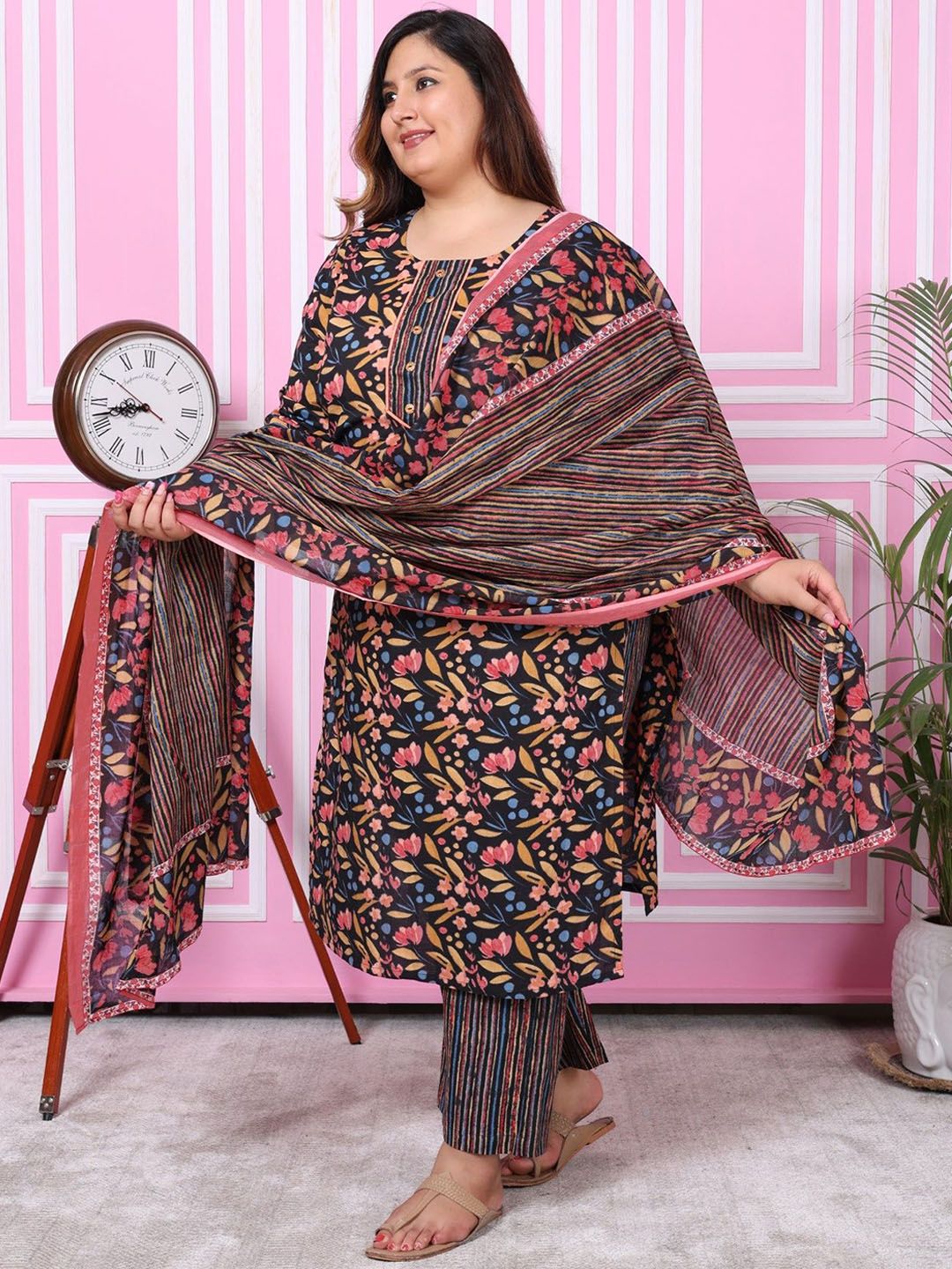 Dhiyona KL Plus Size Floral Printed Pure Cotton Straight Kurta with Trousers & Dupatta