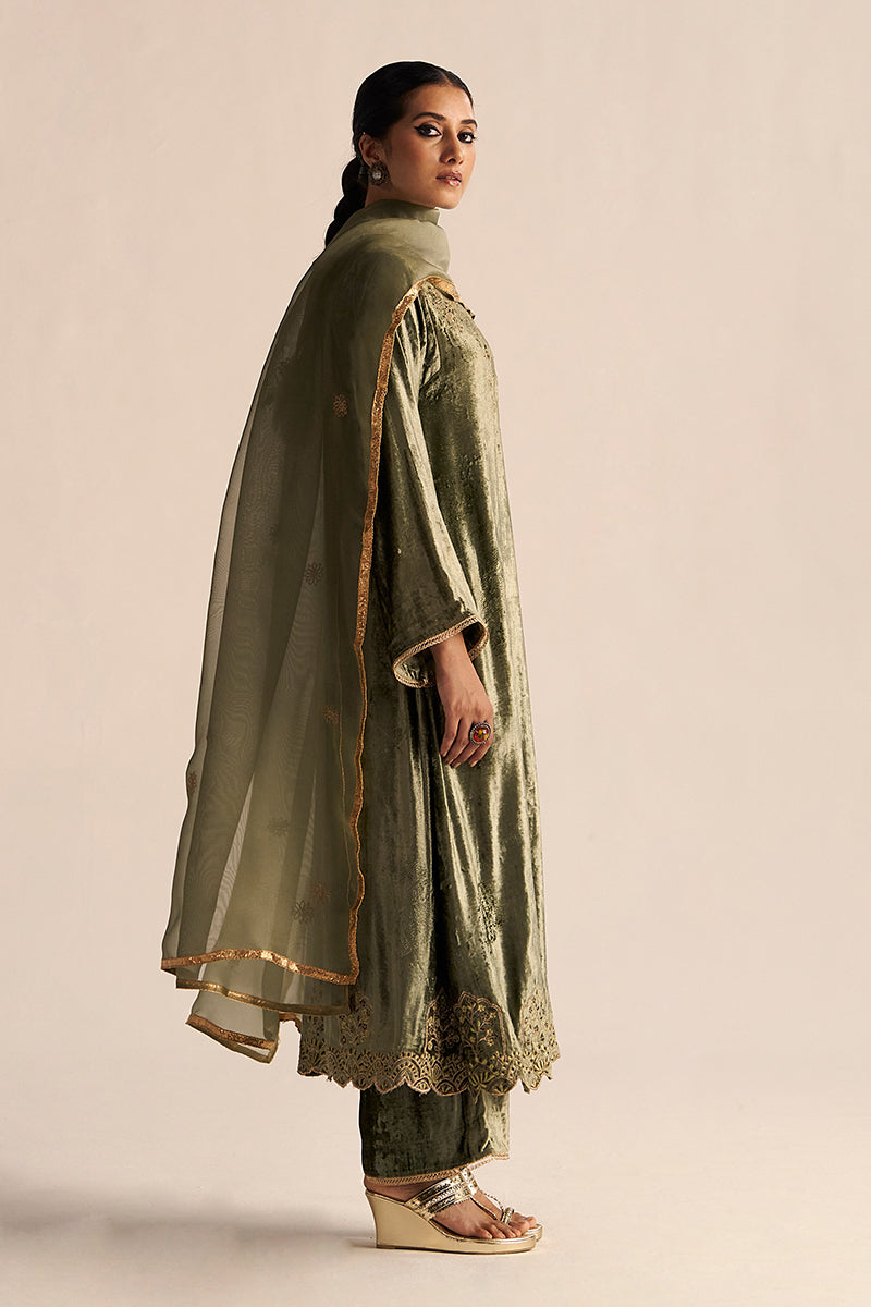 full body right side view Deep Lichen Green Velvet Festive Kurta Set with Kora Silk Dupatta