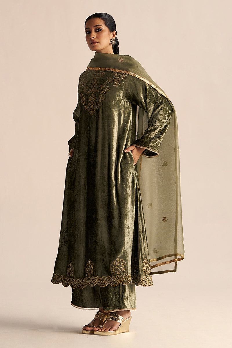front view Deep Lichen Green Velvet Festive Kurta Set with Kora Silk Dupatta