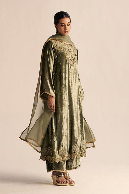 right side view Deep Lichen Green Velvet Festive Kurta Set with Kora Silk Dupatta