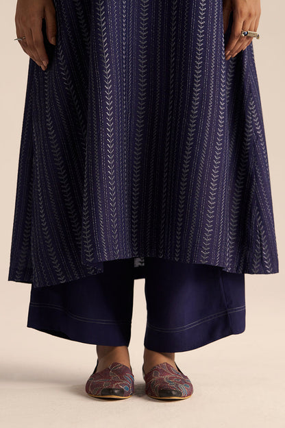 Dhiyona GF Women's Medieval Blue Embroidered Raw Silk Co-ord Set