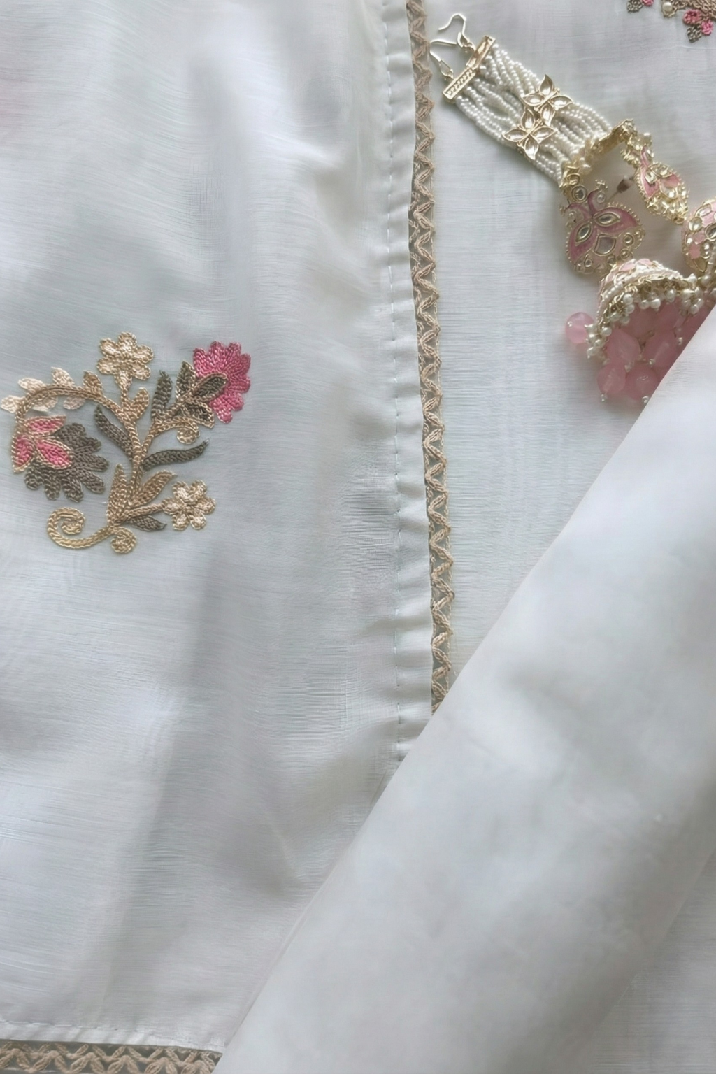 Dhiyona ST 3 Pc Unstitched Suit - Mul White Kashmiri Embroidery Kurta with Beads , Embroidered Dupatta and Bottom