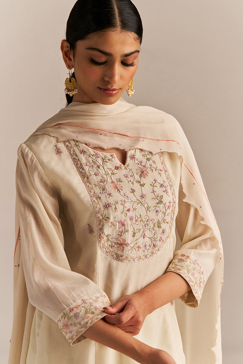 Dhiyona GF Women's Buttercream Embroidered Kurta Set