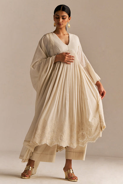 Dhiyona GF Women's Off-White Mul-Mul Anarkali Kurta Set