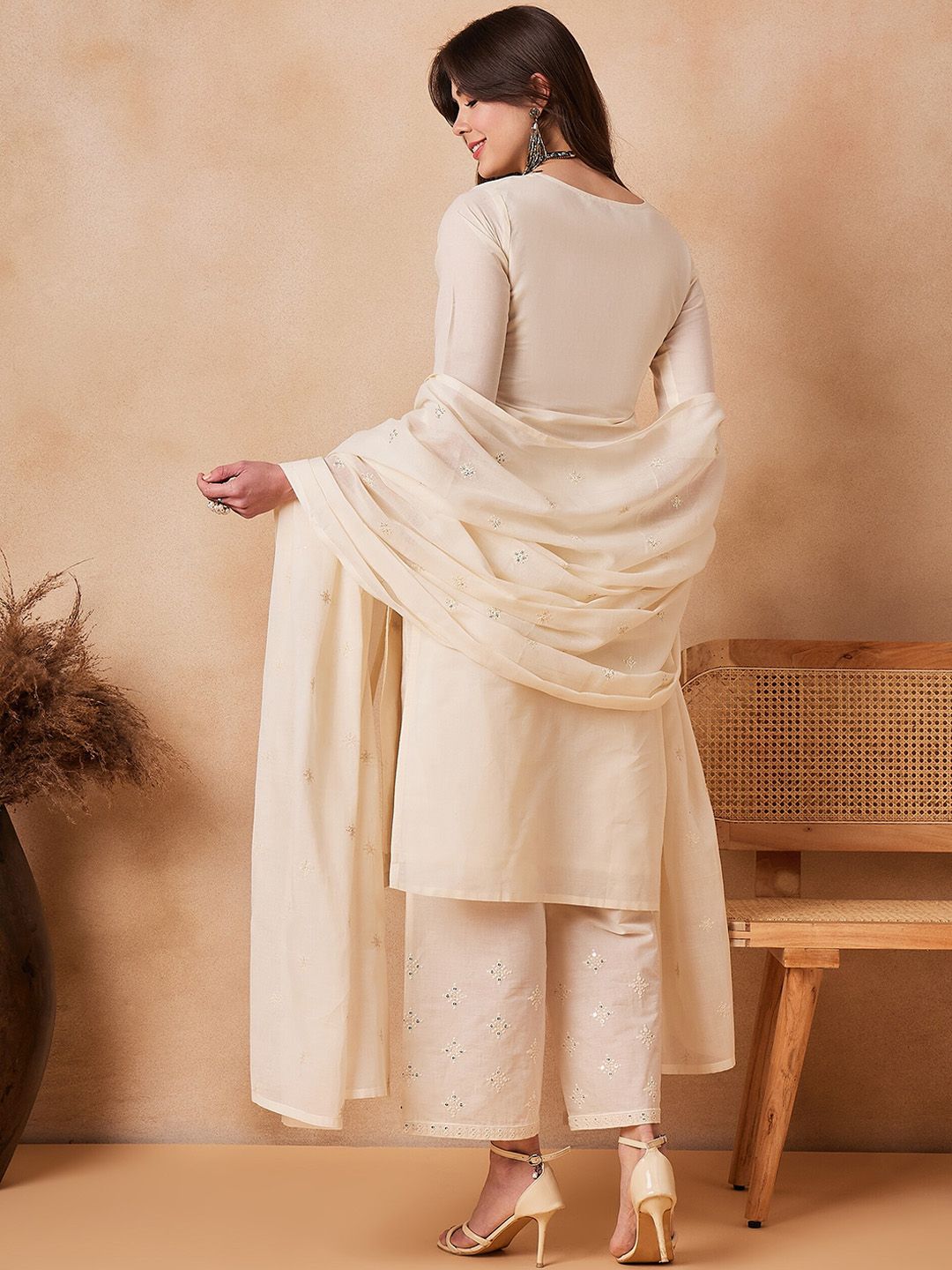 Dhiyona PD Women Floral Embroidered Pure Cotton Straight Kurta With Trouser & Dupatta
