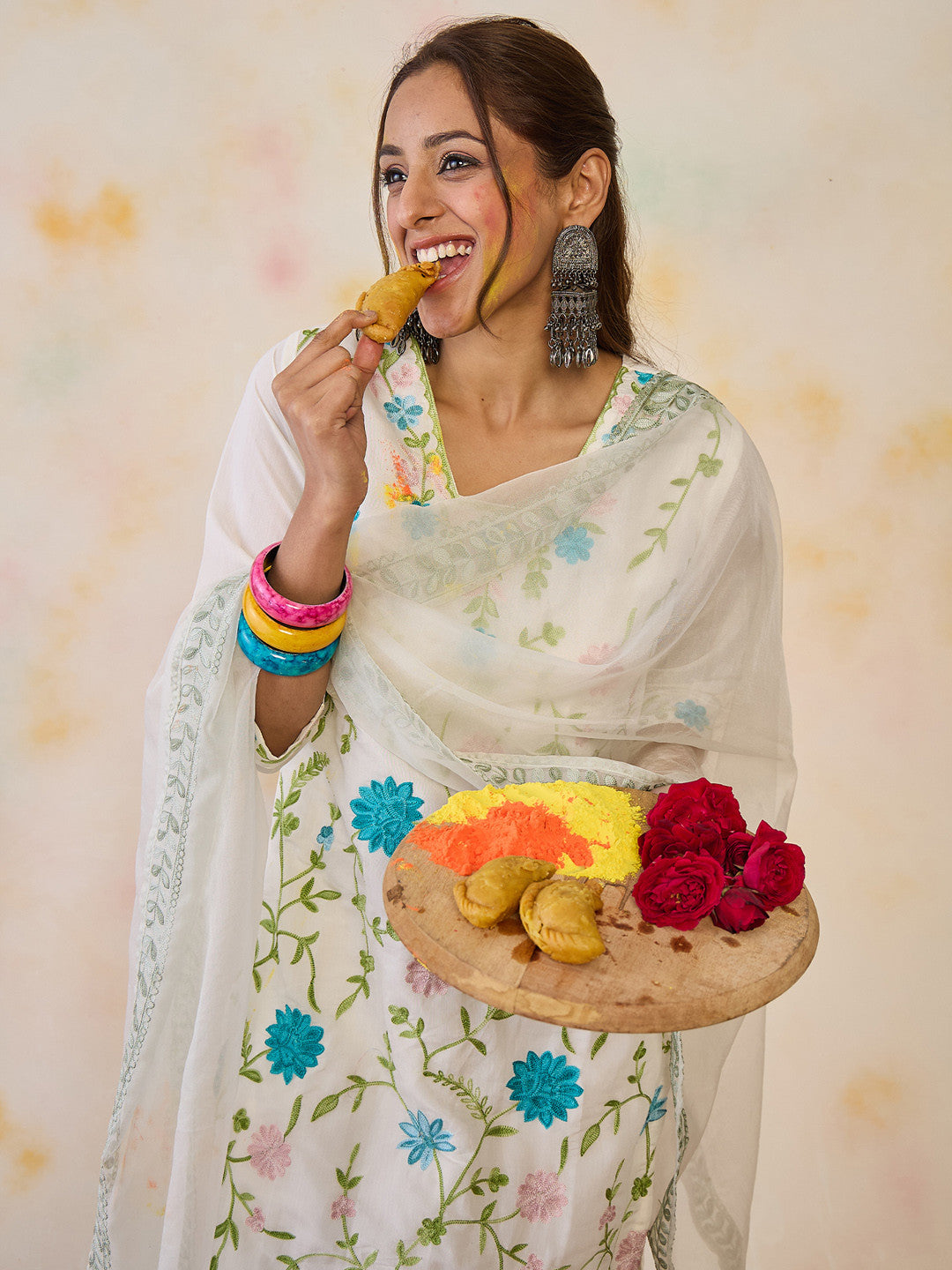 Women Floral Embroidered Regular Thread Work Kurta with Trousers & With Dupatta