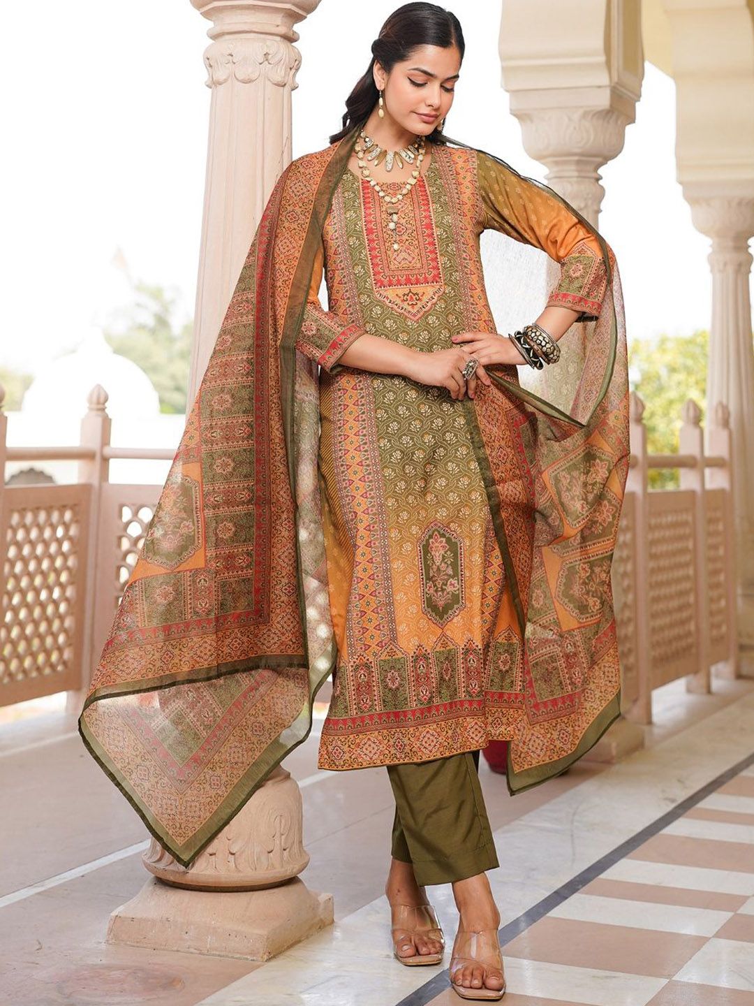Dhiyona KL Women Ethnic Motifs Printed Regular Kurta with Trousers & With Dupatta