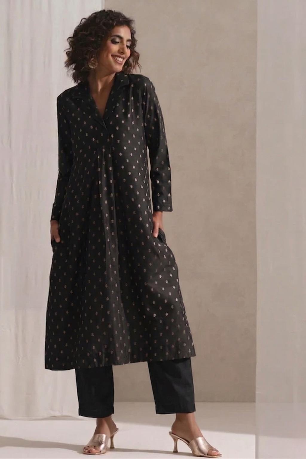 Dhiyona ST Black Banarasi Viscose Silk Collared Kurta with Pants