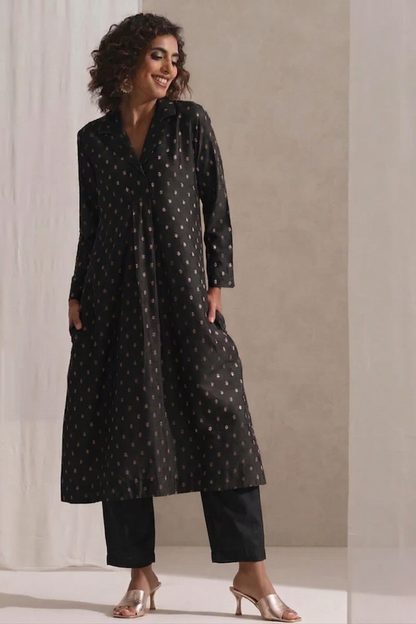 Dhiyona ST Black Banarasi Viscose Silk Collared Kurta with Pants