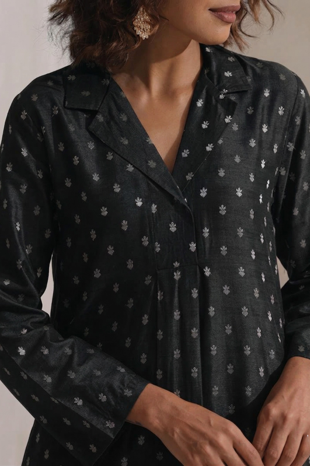 Dhiyona ST Black Banarasi Viscose Silk Collared Kurta with Pants