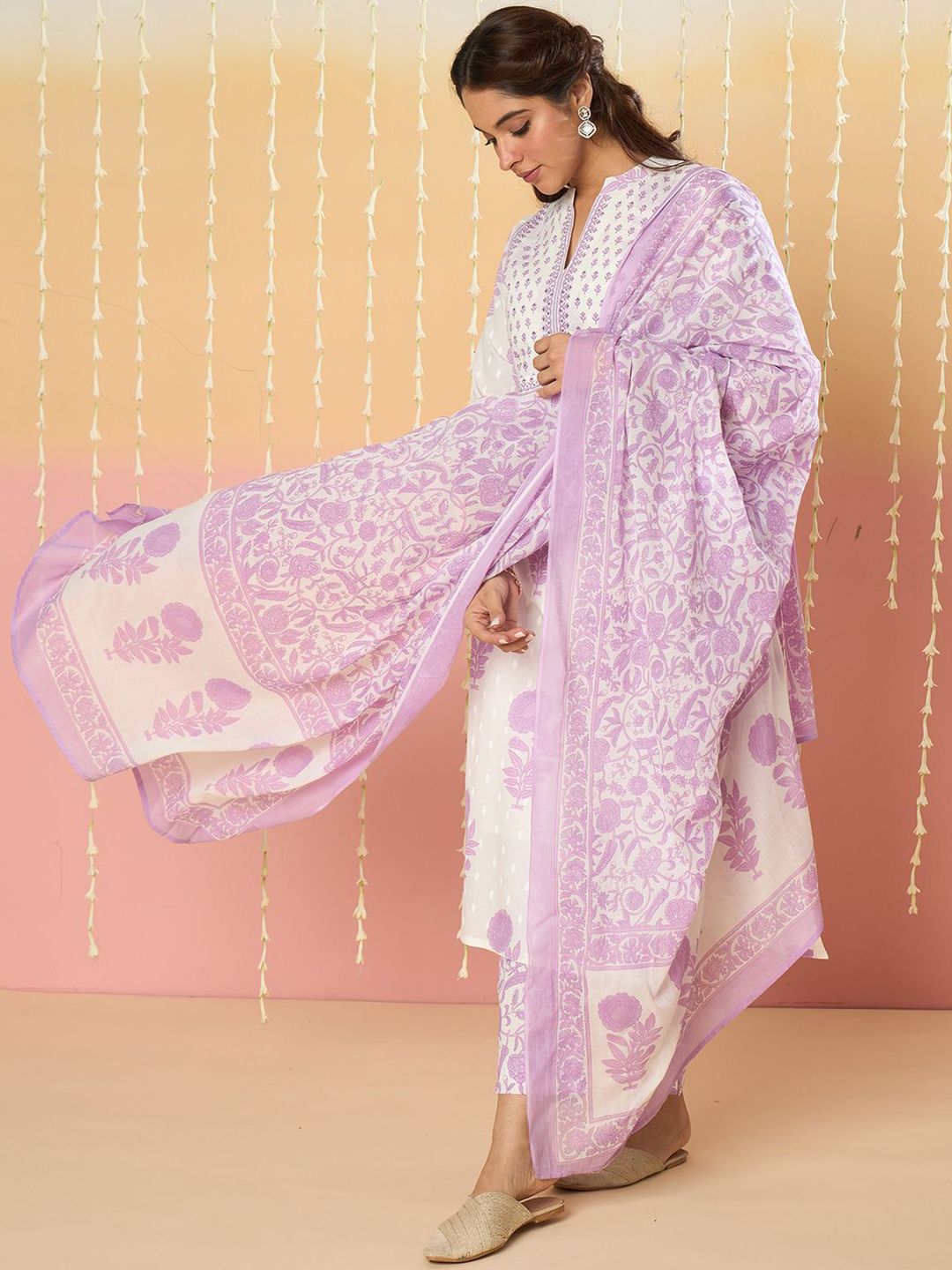 Women Floral Printed Pure Cotton Kurta with Trousers & With Dupatta