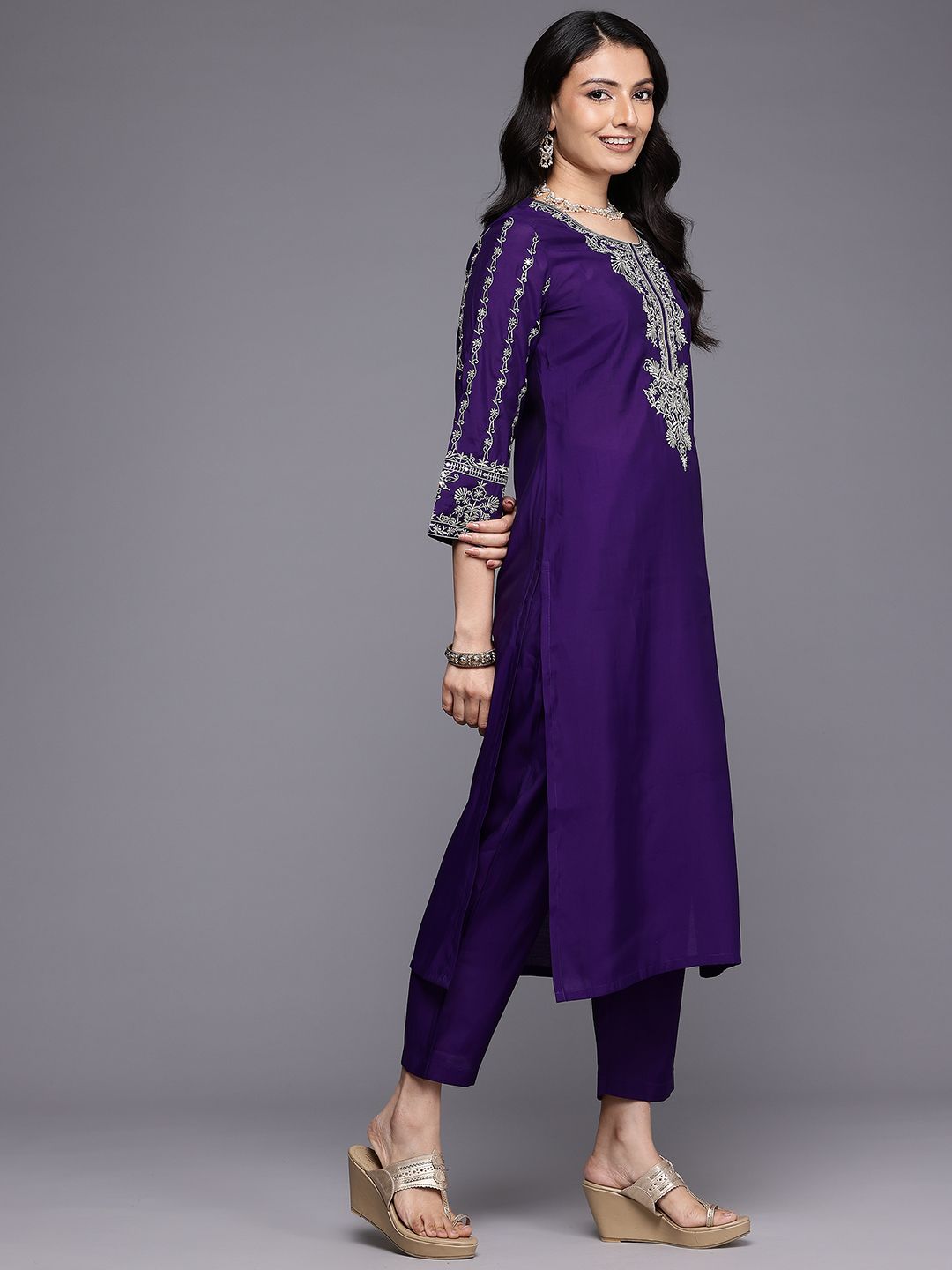 Navy Blue Ethnic Motifs Embroidered Zari Kurta With Trousers & Dupatta