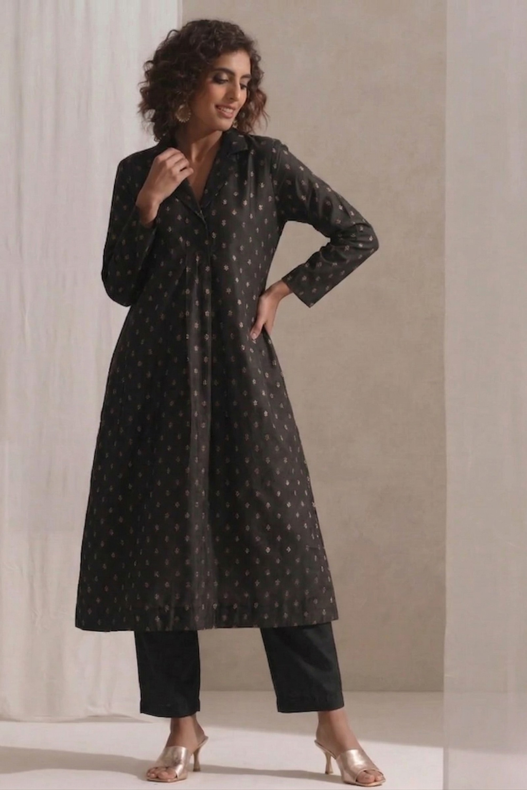 Dhiyona ST Black Banarasi Viscose Silk Collared Kurta with Pants
