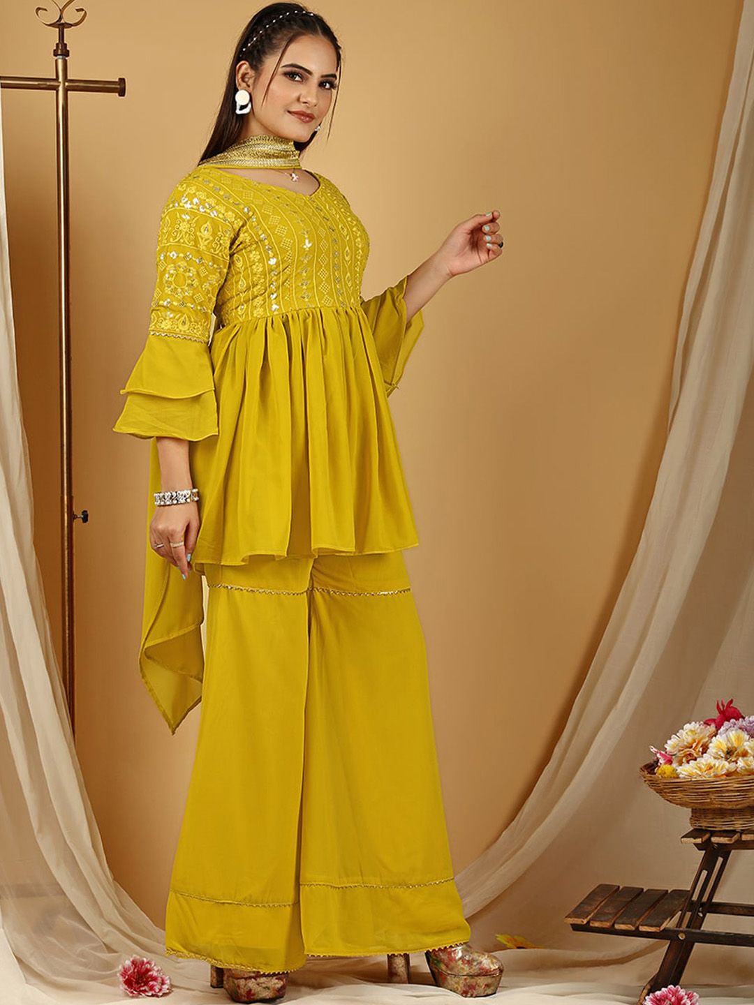 Dhiyona KL Embroidered Regular Sequinned Kurti with Sharara & Dupatta