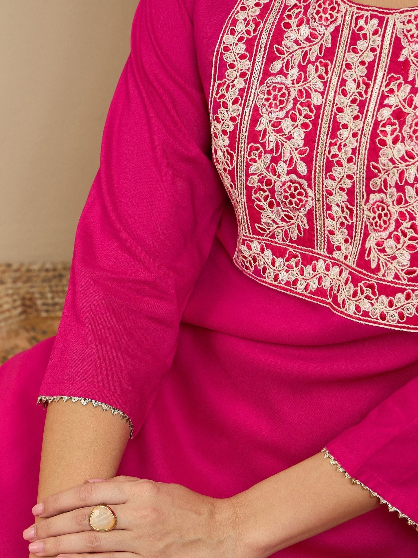 Dhiyona IE Floral Embroidered Round Neck Sequinned Machine Weave Straight Kurta