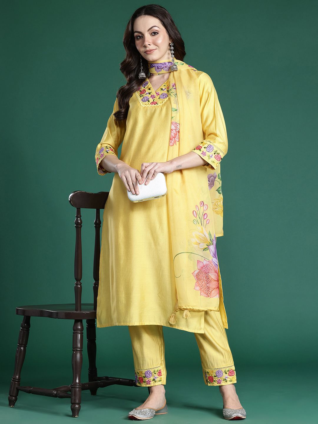 Dhiyona IE Floral Embroidered Thread Work Liva Kurta with Trousers & With Dupatta