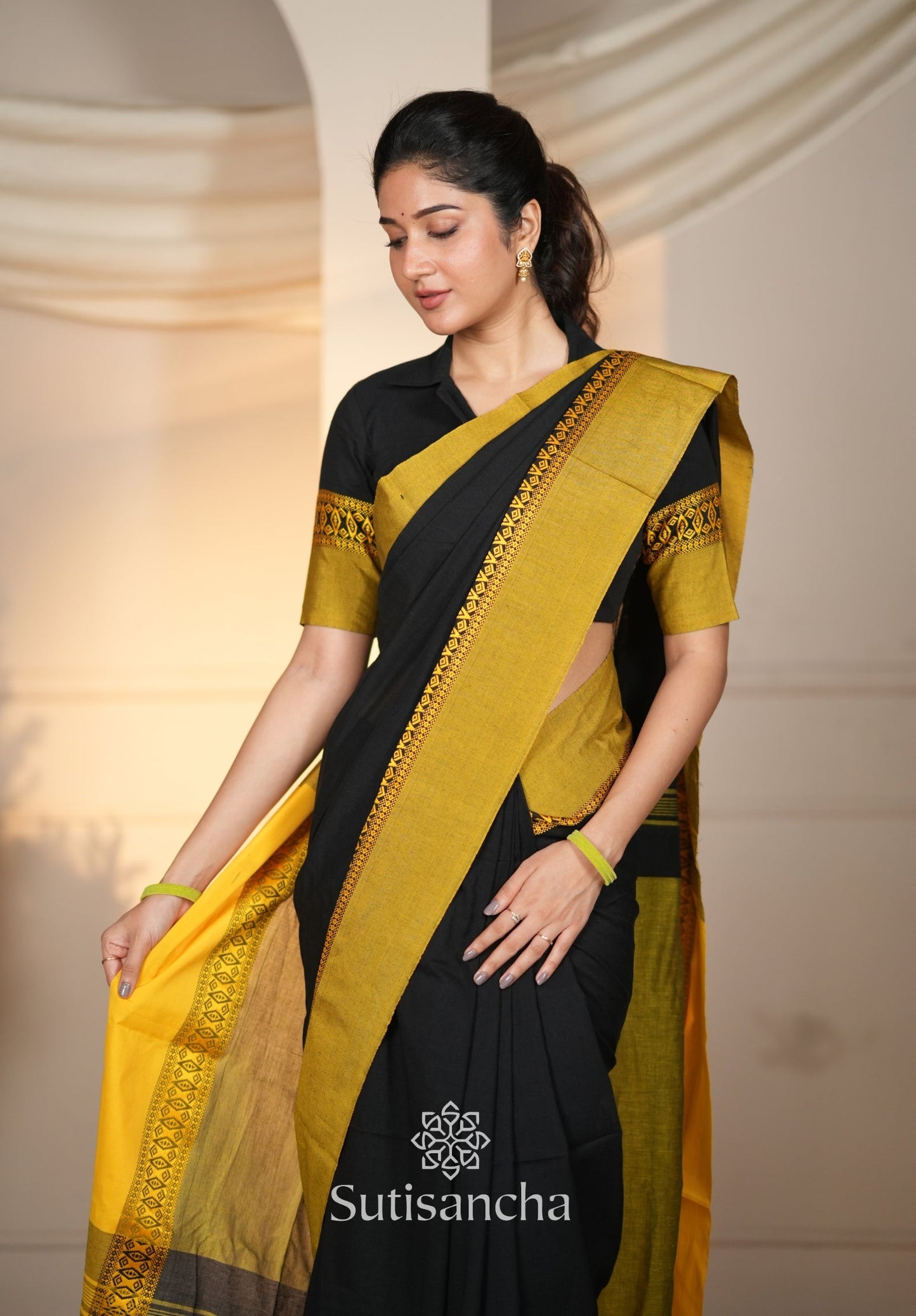 Dhiyona SS Timeless Weave Bengal Cotton Saree by Sutisancha