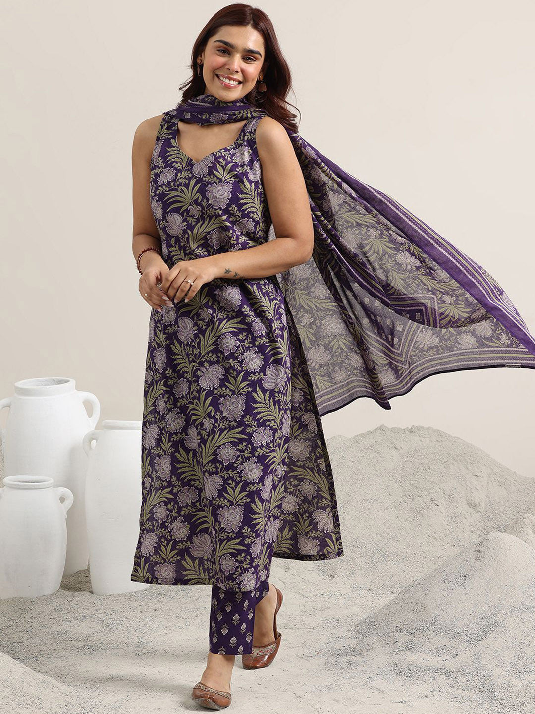 Women Floral Printed Kurta with Trousers & Dupatta