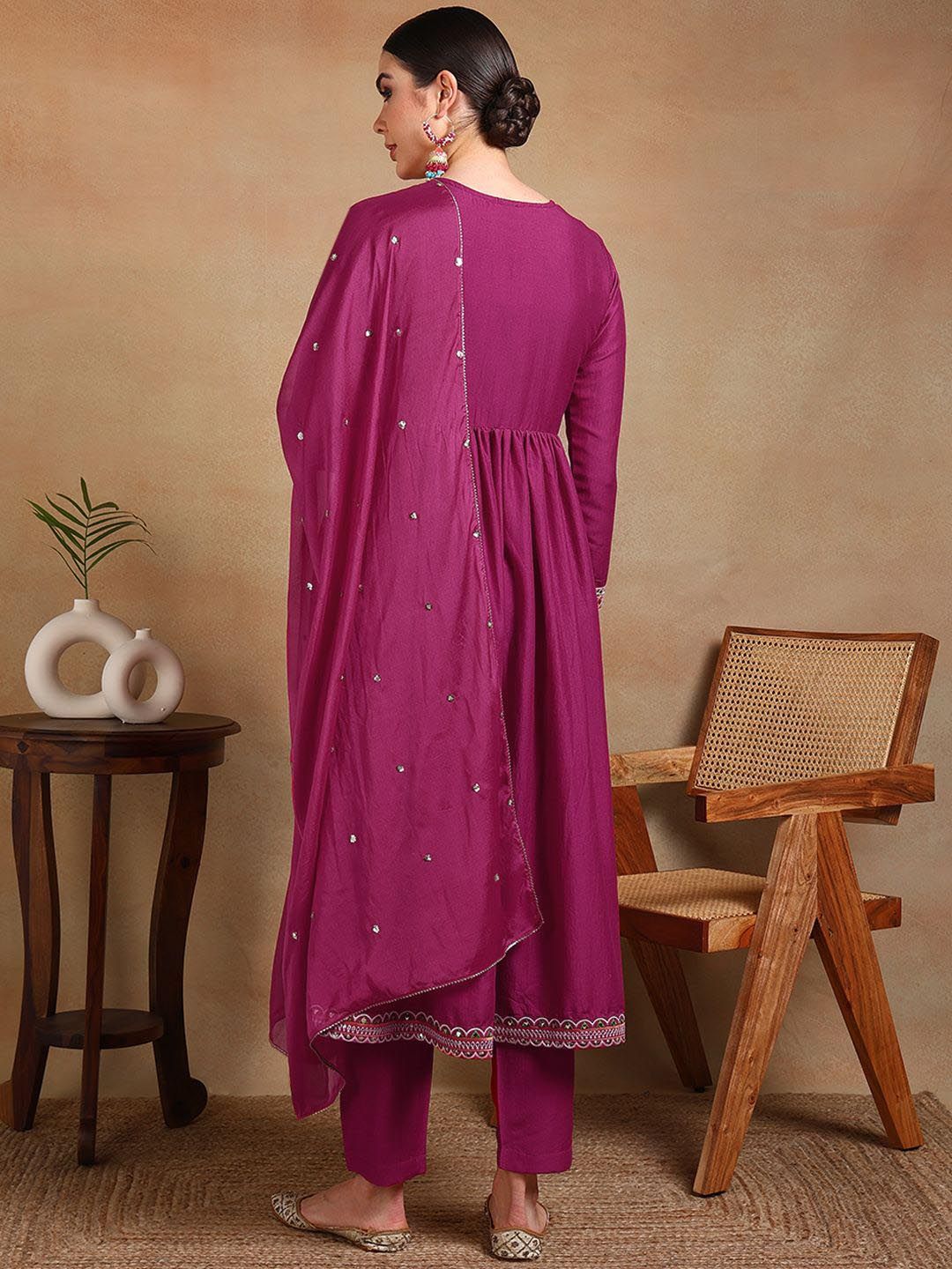 Dhiyona KL Ethnic Motifs Embroidered V-Neck Thread Work Anarkali Kurta with Trousers & Dupatta