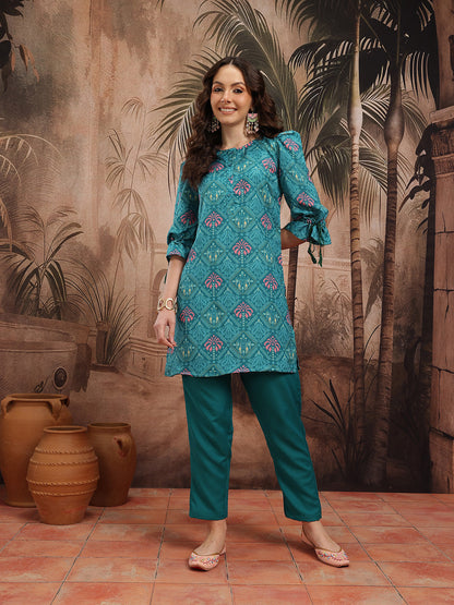 Women Printed Kurta with Trousers