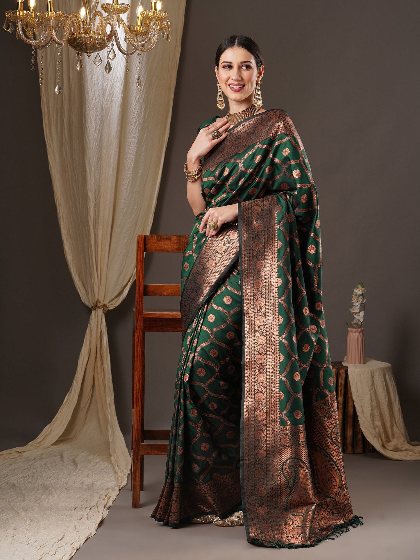Women's Silk Blend Green Woven Design Designer Saree With Blouse Piece