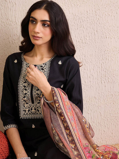Women Ethnic Motifs Embroidered Regular Liva Kurta with Trousers & With Dupatta