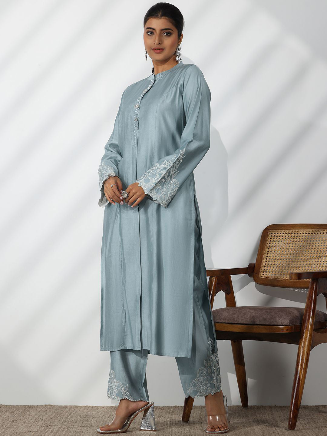 Women Floral Embroidered Panelled Beads and Stones Kurta Set