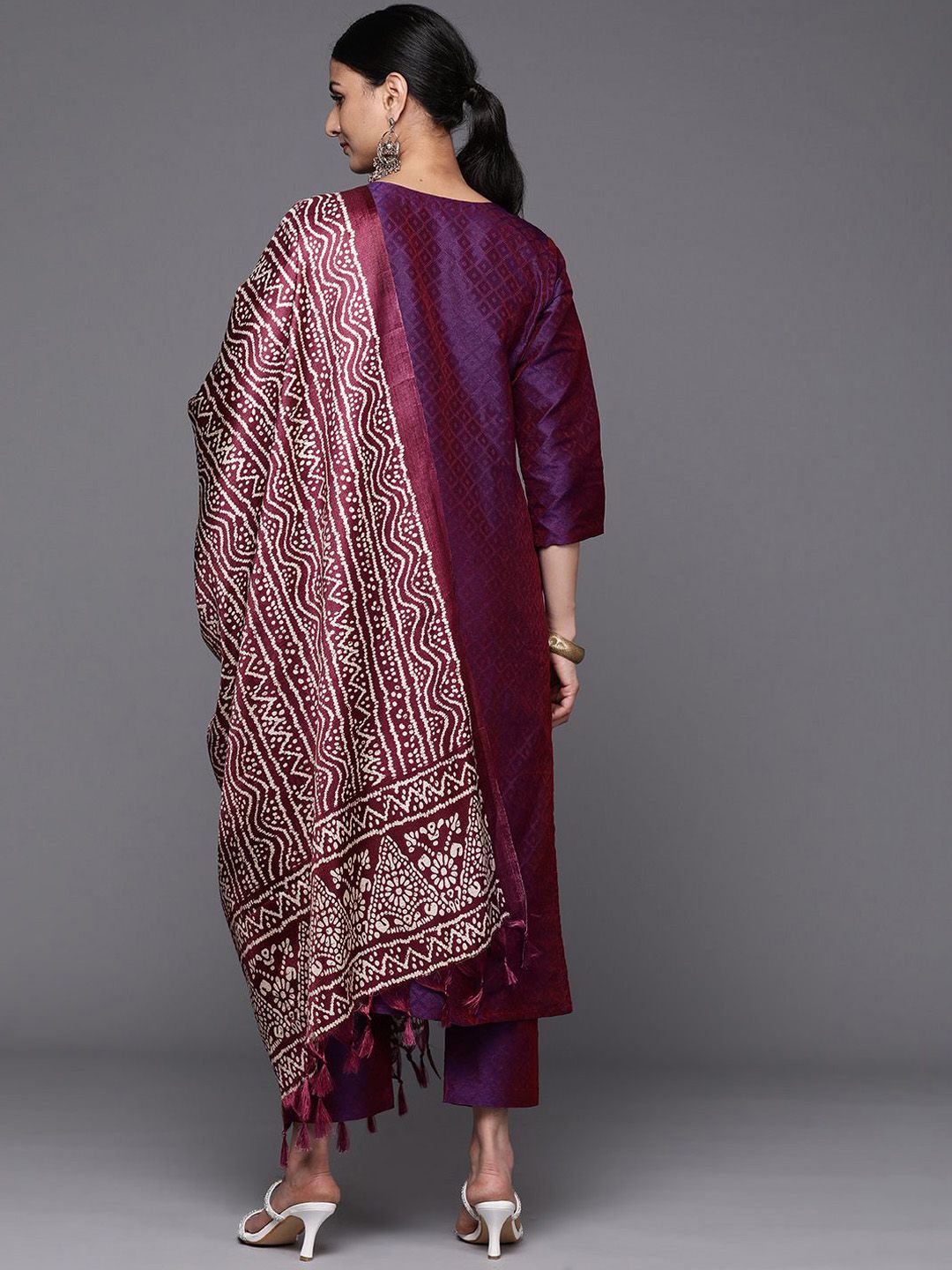 Dhiyona VA Women'sGeometric Woven Design Thread and Zari Work Straight Kurta with Trousers & Dupatta