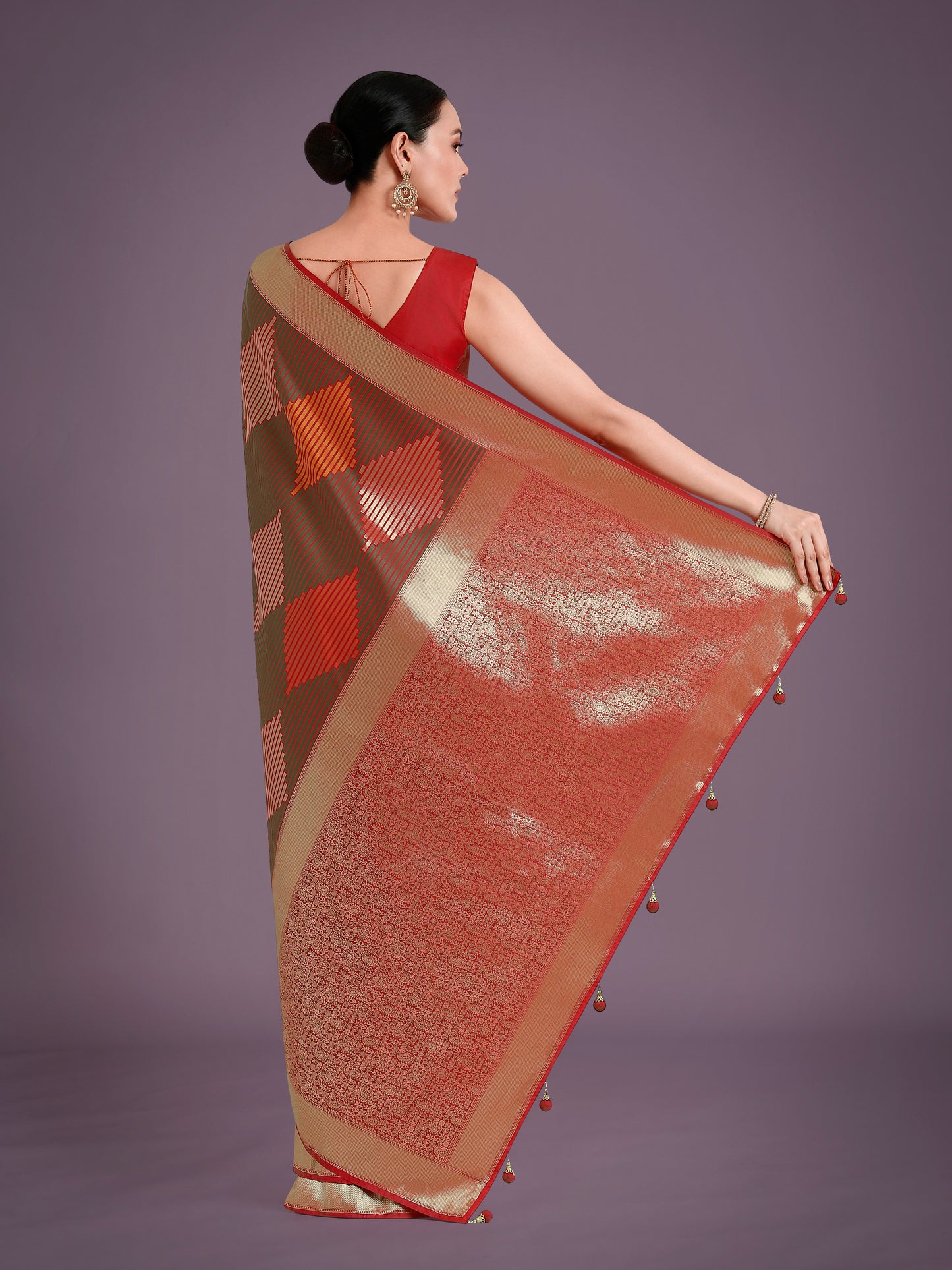 Dhiyona MJ Red Colour Banarasi Silk Zari Weaving Classic Saree