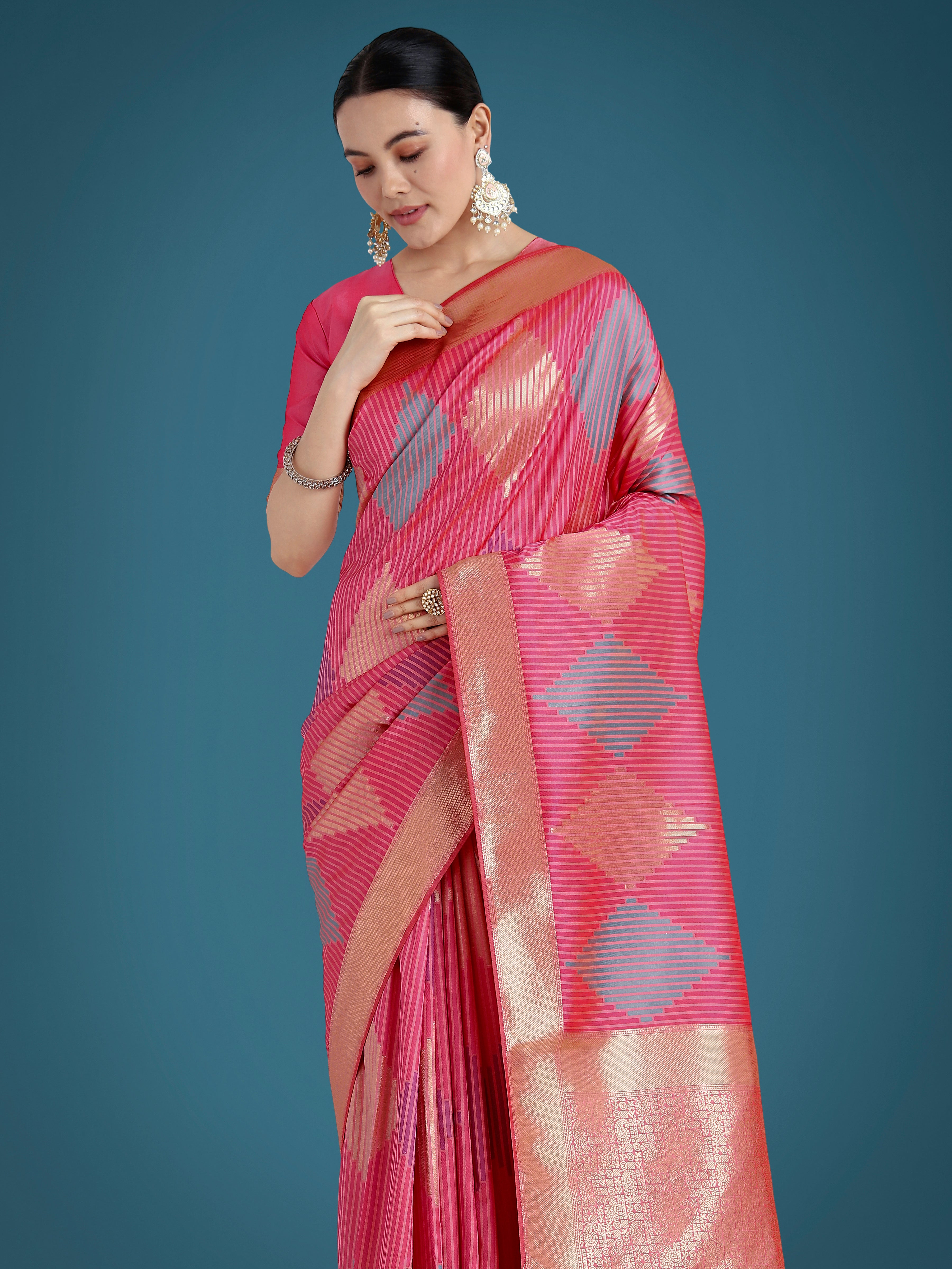 Dhiyona MJ Light Pink Colour Banarasi Silk Zari Weaving Classic Saree
