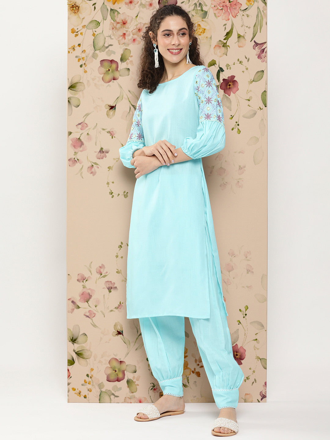 Floral Embroidered Regular Thread Work Kurta with Salwar & With Dupatta