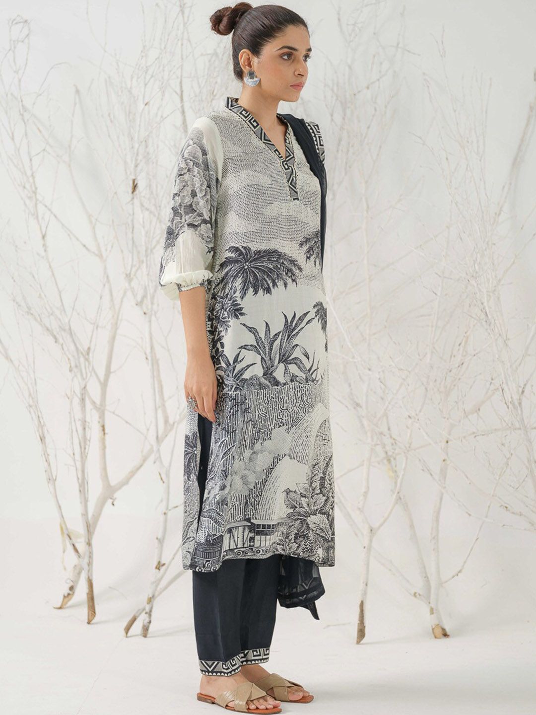 Dhiyona IS Women's Tribal Printed V-Neck Straight Kurta with Trousers & Dupatta